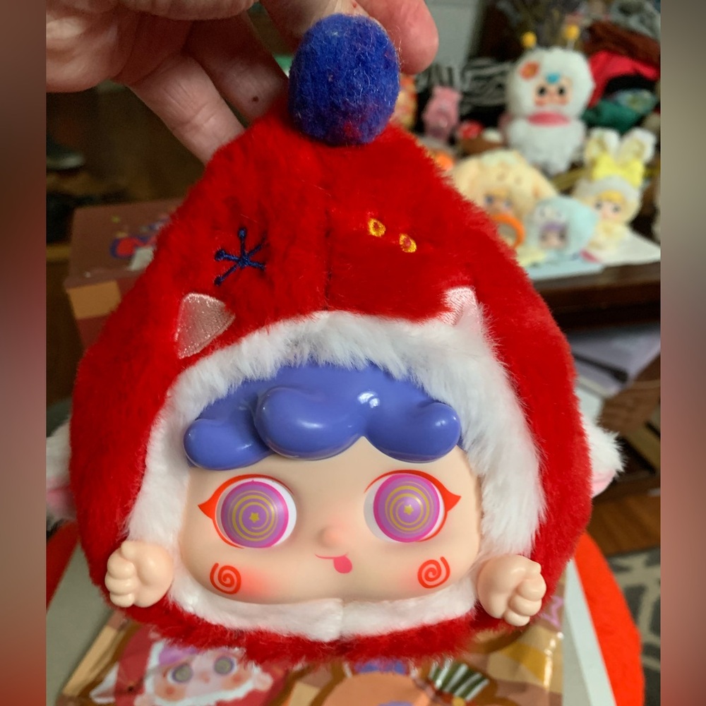 MIGO RED HAT SHEEP. Confirmed blind box.
